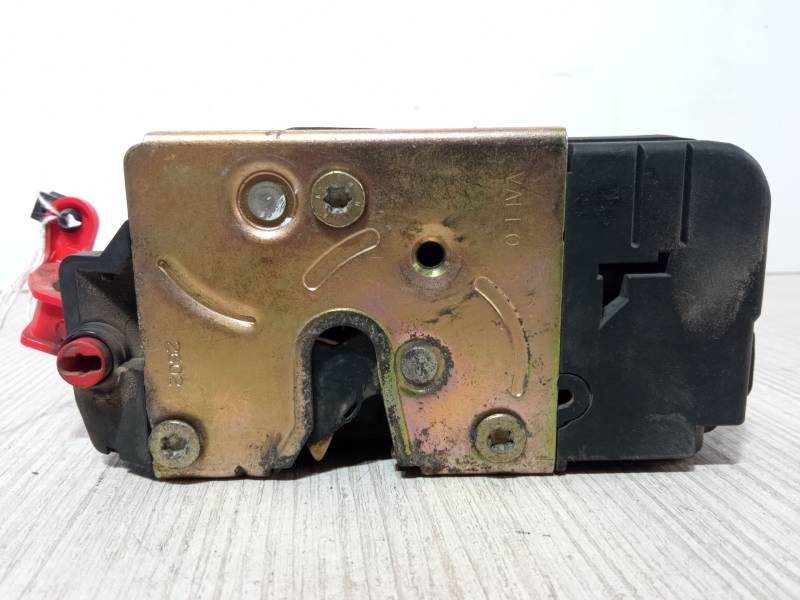 CERRADURA PUERTA TRASERA IZQUIERDA 