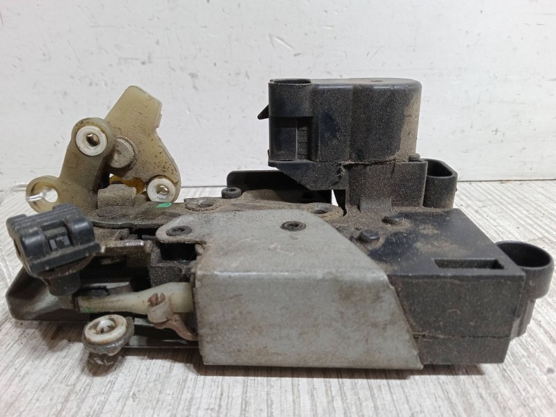 Recambio de cerradura puerta trasera izquierda para fiat bravo i (182_) 1.6 16v (182.ab) referencia OEM IAM   