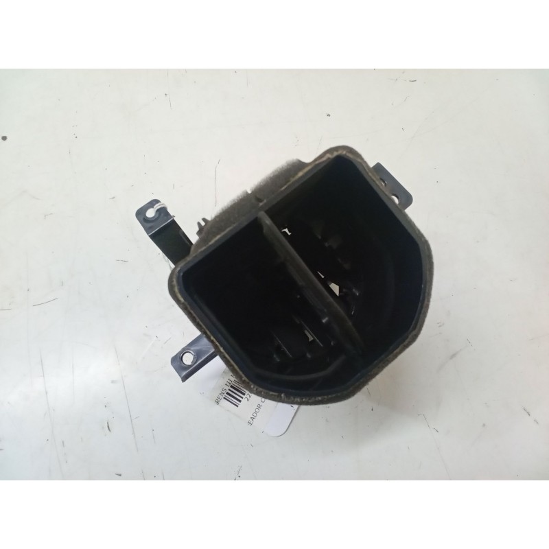 Recambio de aireador central derecho para kia carens iii monospace (un) 2.0 crdi 140 referencia OEM IAM   