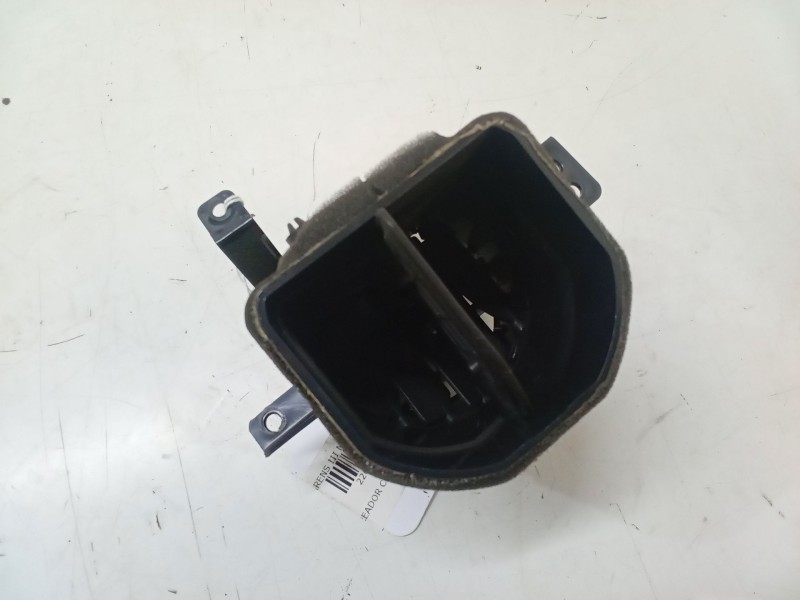 Recambio de aireador central derecho para kia carens iii monospace (un) 2.0 crdi 140 referencia OEM IAM   