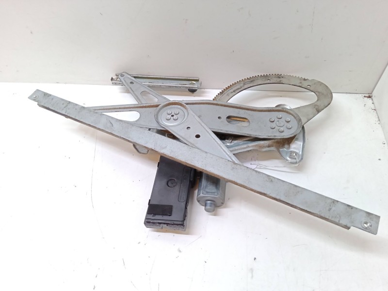 Recambio de elevalunas electrico delantero izquierdo para renault megane iii hatchback (bz0/1_, b3_) 1.6 16v (bz0h) referencia O