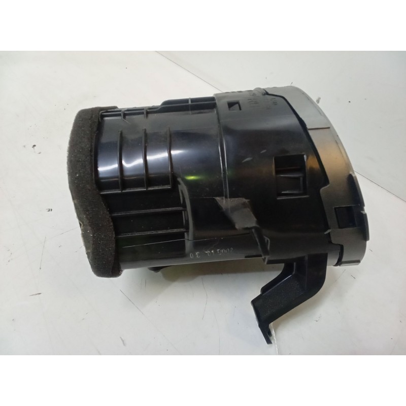 Recambio de aireador central derecho para kia carens iii monospace (un) 2.0 crdi 140 referencia OEM IAM   