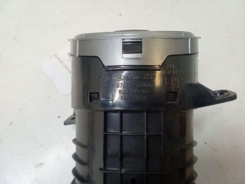 Recambio de aireador central izquierdo para kia carens iii monospace (un) 2.0 crdi 140 referencia OEM IAM   