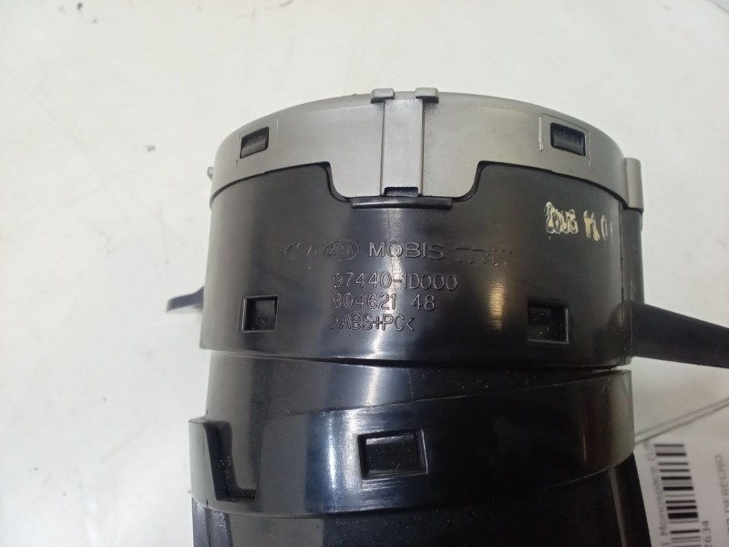 Recambio de aireador derecho para kia carens iii monospace (un) 2.0 crdi 140 referencia OEM IAM   