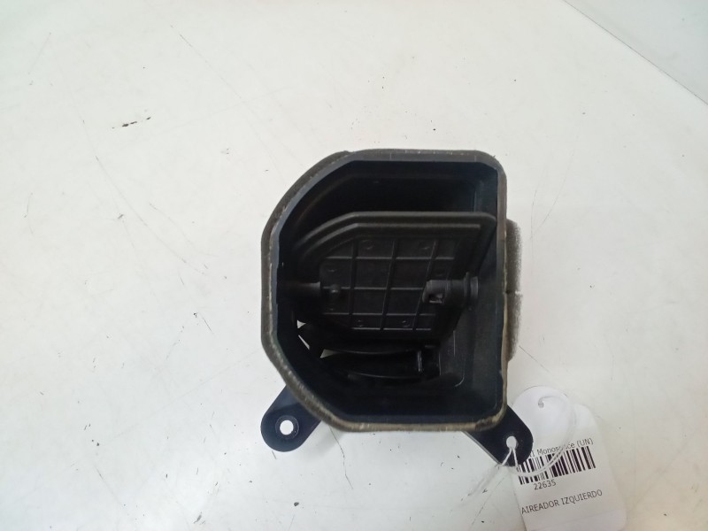 Recambio de aireador izquierdo para kia carens iii monospace (un) 2.0 crdi 140 referencia OEM IAM   