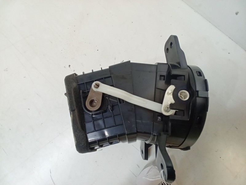 Recambio de aireador izquierdo para kia carens iii monospace (un) 2.0 crdi 140 referencia OEM IAM   