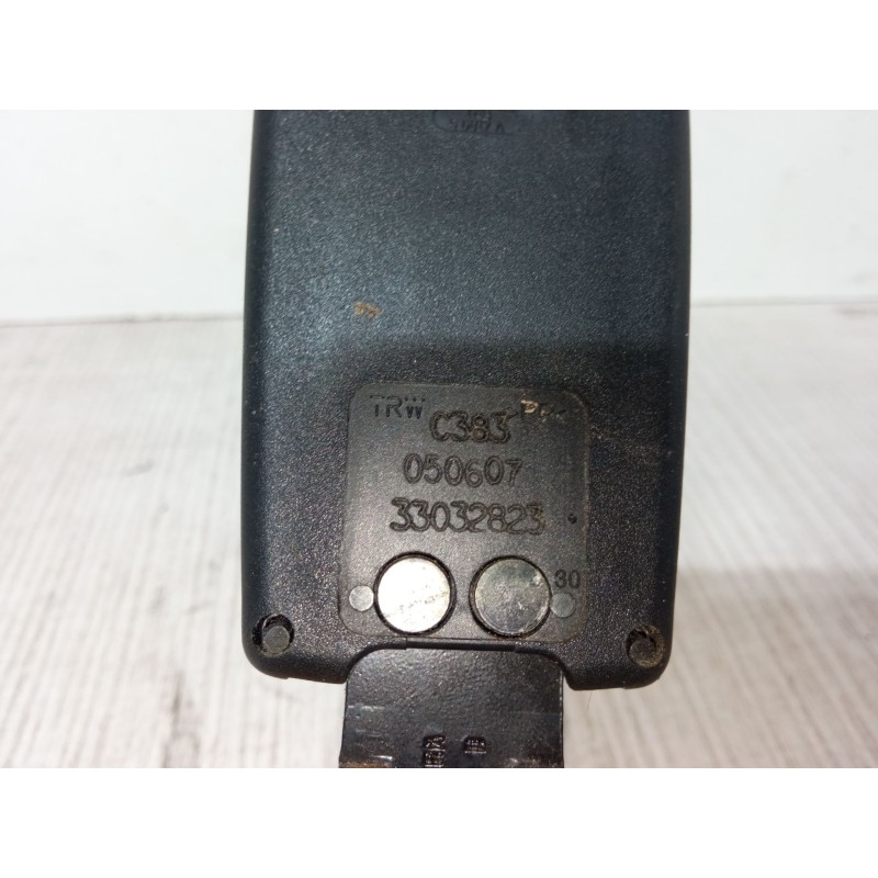 Recambio de anclaje cinturon delantero derecho para fiat panda / panda classic (169_) 1.2 (169.axb11, 169.axb1a) referencia OEM 