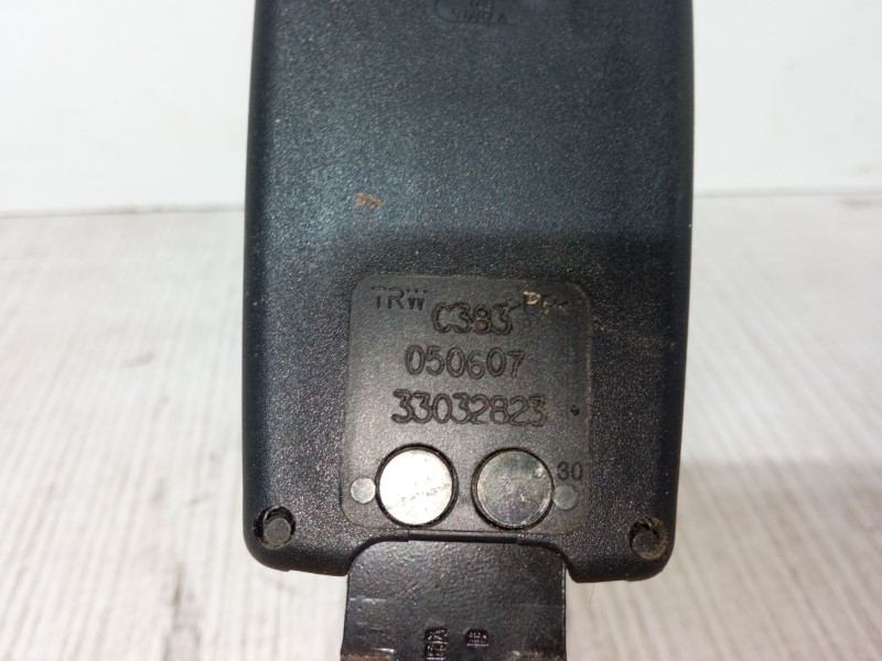 Recambio de anclaje cinturon delantero derecho para fiat panda / panda classic (169_) 1.2 (169.axb11, 169.axb1a) referencia OEM 