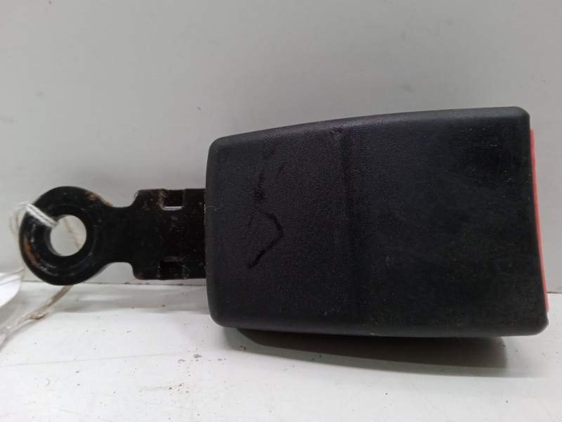 Recambio de anclaje cinturon delantero izquierdo para fiat panda / panda classic (169_) 1.2 (169.axb11, 169.axb1a) referencia OE