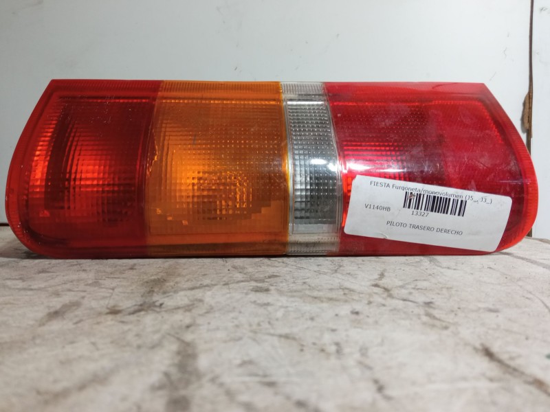 Recambio de piloto trasero derecho para ford fiesta furgoneta/monovolumen (j5_, j3_) 1.8 d referencia OEM IAM    Recambio de piloto trasero derecho para ford fiesta furgoneta/monovolumen (j5_, j3_) 1.8 d referencia OEM IAM