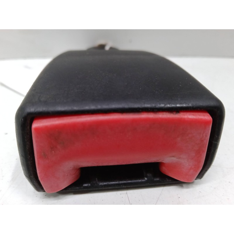 Recambio de anclaje cinturon delantero izquierdo para fiat panda / panda classic (169_) 1.2 (169.axb11, 169.axb1a) referencia OE