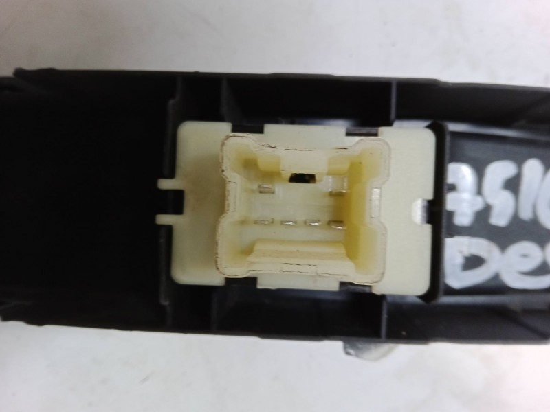 Recambio de mando elevalunas delantero derecho para renault clio iv (bh_) 0.9 tce 90 referencia OEM IAM   