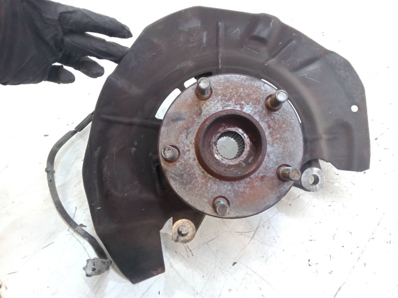 Recambio de mangueta delantera derecha para lexus rx (_u3_) 300 (mcu35_) referencia OEM IAM   