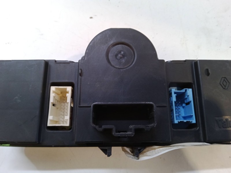 Recambio de mando climatizador para renault clio iii (br0/1, cr0/1) 1.4 16v referencia OEM IAM   