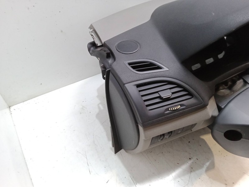 Recambio de salpicadero para renault megane iii hatchback (bz0/1_, b3_) 1.6 16v (bz0h) referencia OEM IAM   