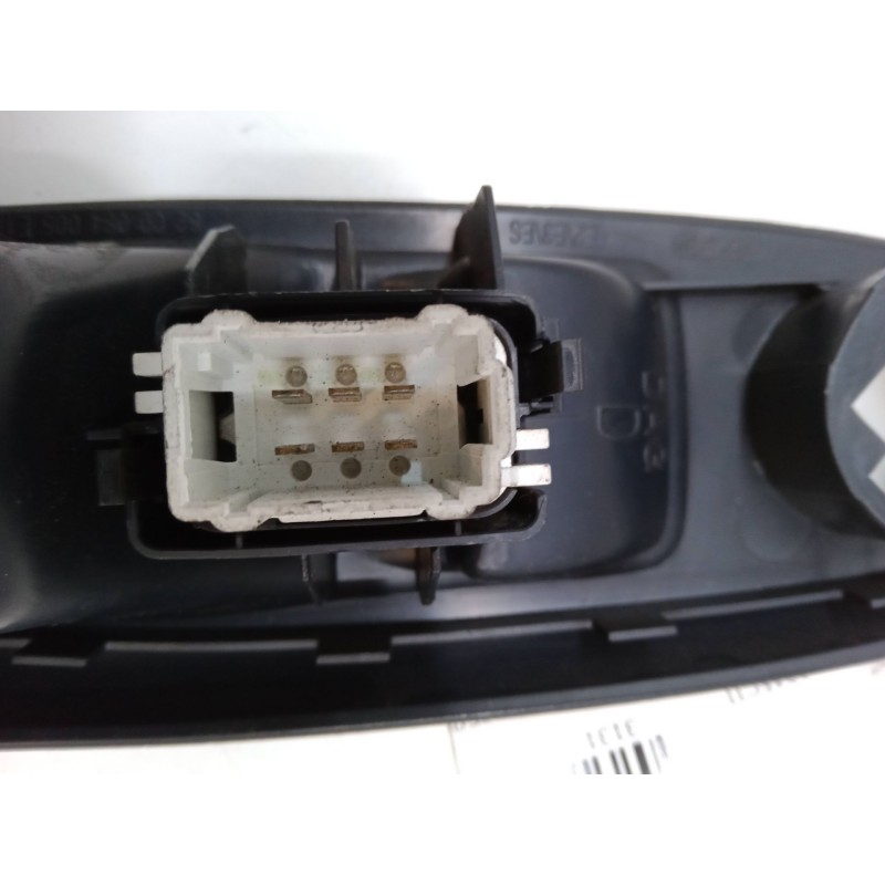 Recambio de mando elevalunas delantero derecho para renault clio ii (bb_, cb_) 1.2 (bb0a, bb0f, bb10, bb1k, bb28, bb2d, bb2h, cb