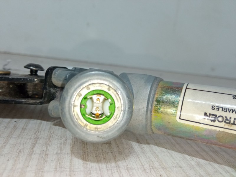 Recambio de anclaje con pretensor delantero izquierdo para peugeot 306 hatchback (7a, 7c, n3, n5) 1.6 referencia OEM IAM AC06B58