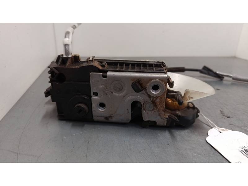 CERRADURA PUERTA DELANTERA IZQUIERDA 
