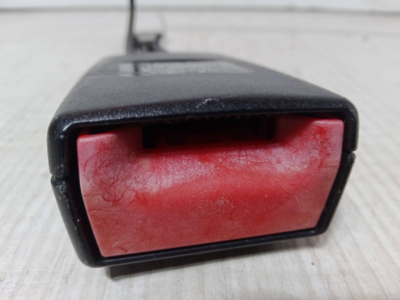 Recambio de anclaje cinturon delantero derecho para mercedes-benz clase b sports tourer (w245) b 180 cdi (245.207) referencia OE