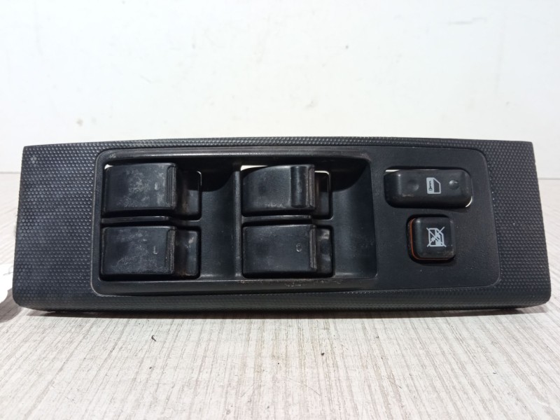 Recambio de mando elevalunas delantero izquierdo para toyota corolla verso (zer_, zze12_, r1_) 1.8 (znr11_) referencia OEM IAM 3