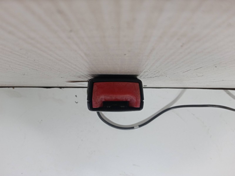 Recambio de anclaje cinturon delantero izquierdo para mercedes-benz clase b sports tourer (w245) b 180 cdi (245.207) referencia 