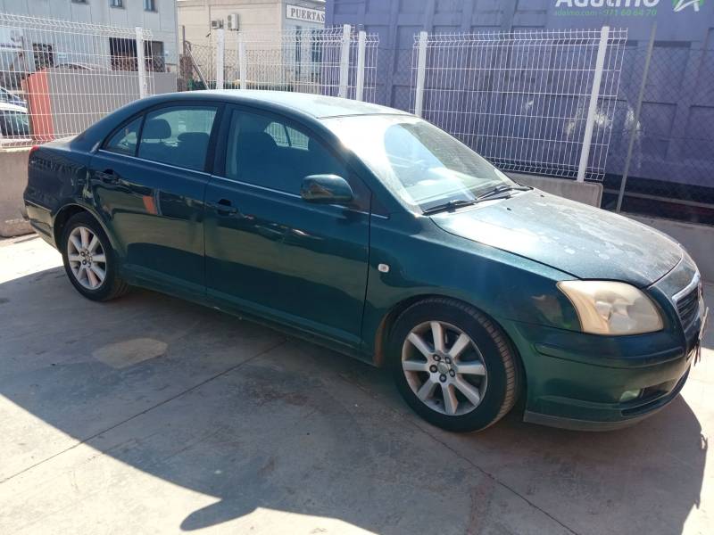 TOYOTA AVENSIS SEDÁN (_T25_)