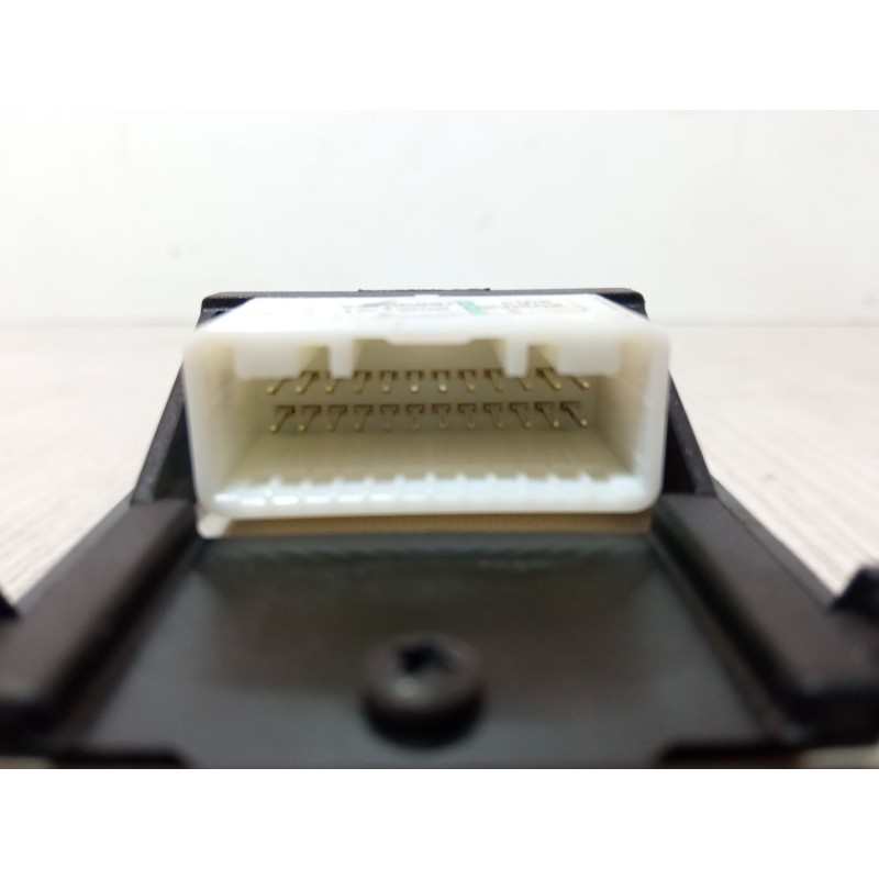 Recambio de mando elevalunas delantero izquierdo para toyota corolla verso (zer_, zze12_, r1_) 1.8 (znr11_) referencia OEM IAM 3