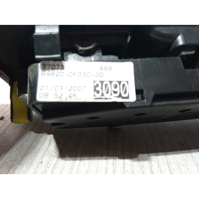 Recambio de mando elevalunas delantero izquierdo para toyota corolla verso (zer_, zze12_, r1_) 1.8 (znr11_) referencia OEM IAM 3