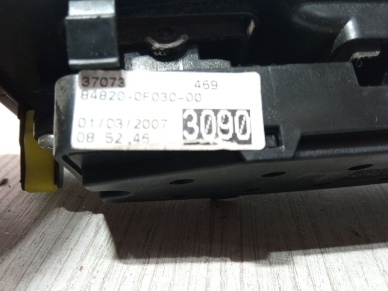 Recambio de mando elevalunas delantero izquierdo para toyota corolla verso (zer_, zze12_, r1_) 1.8 (znr11_) referencia OEM IAM 3