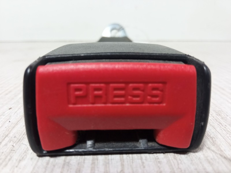 Recambio de anclaje cinturon trasero izquierdo para peugeot 306 hatchback (7a, 7c, n3, n5) 1.6 referencia OEM IAM   