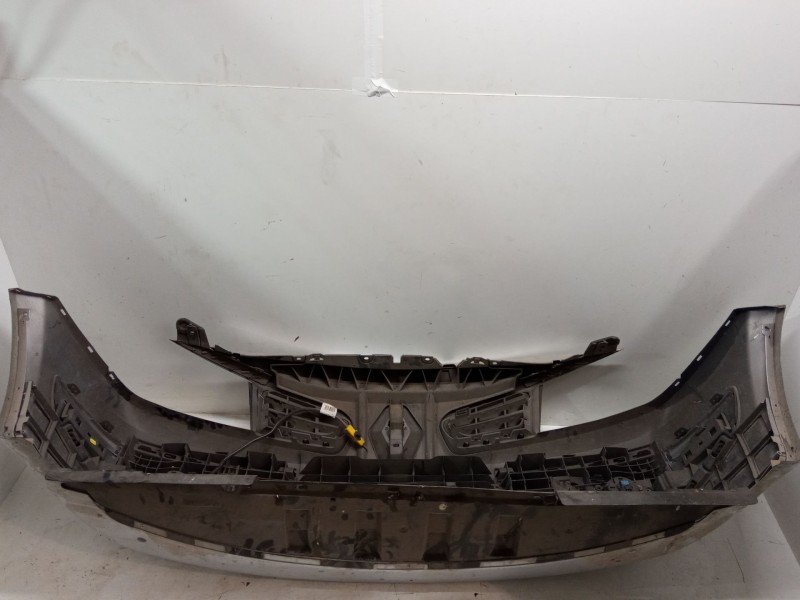 Recambio de paragolpes delantero para renault megane ii station wagon (km0/1_) 1.6 16v referencia OEM IAM    Recambio de paragolpes delantero para renault megane ii station wagon (km0/1_) 1.6 16v referencia OEM IAM