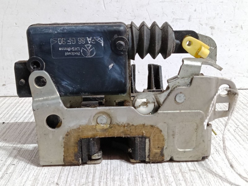 Recambio de cerradura puerta delantera derecha para dacia sandero 1.4 (bs0c, bs0a, bs0g, bs1f, bs0e) referencia OEM IAM 82007352