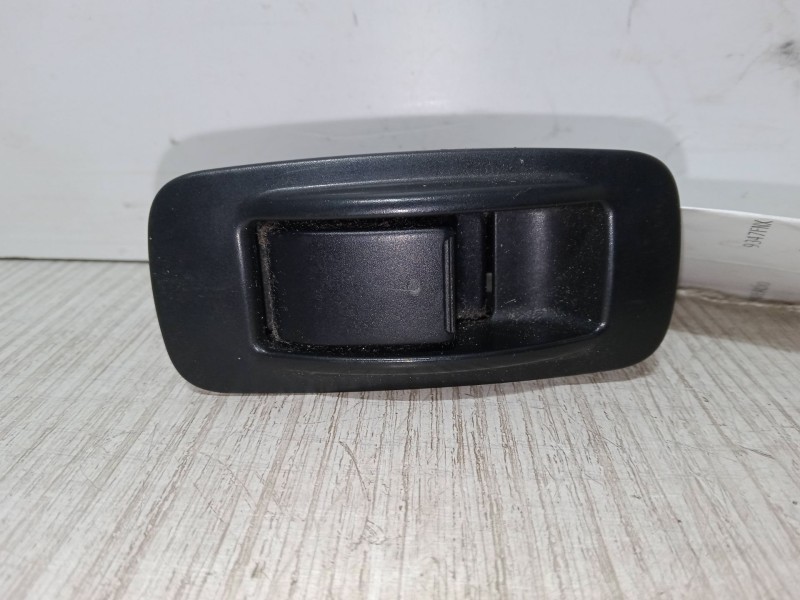 Recambio de mando elevalunas trasero izquierdo para toyota corolla verso (zer_, zze12_, r1_) 1.8 (znr11_) referencia OEM IAM 540