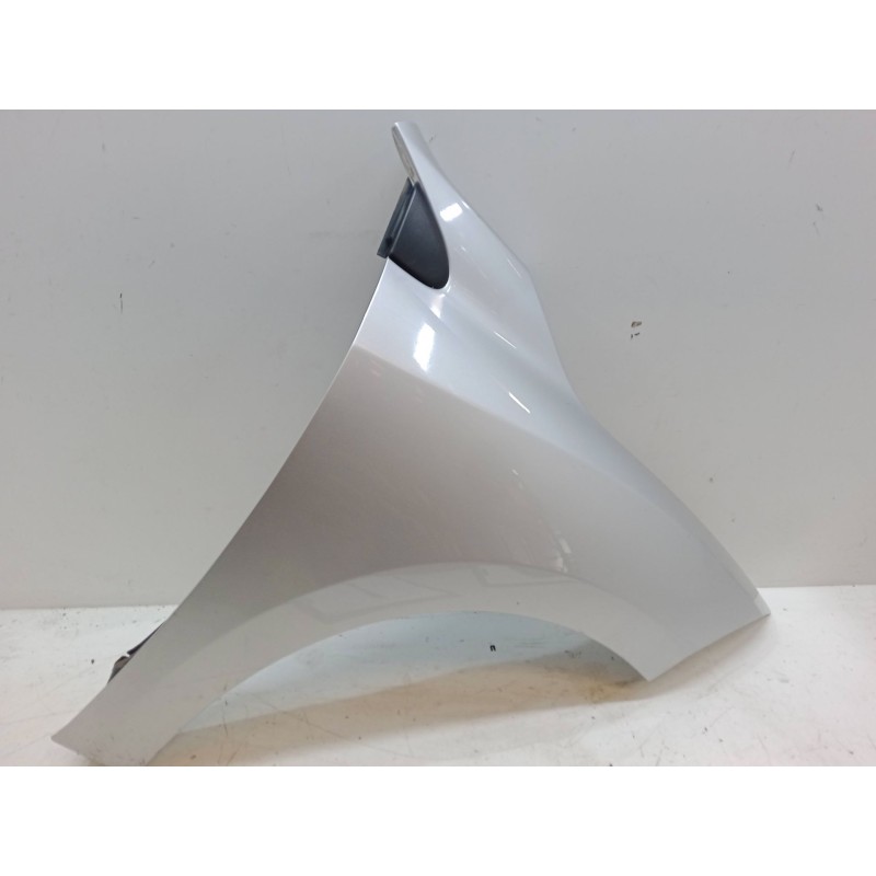 Recambio de aleta delantera derecha para renault megane iii hatchback (bz0/1_, b3_) 1.6 16v (bz0h) referencia OEM IAM   
