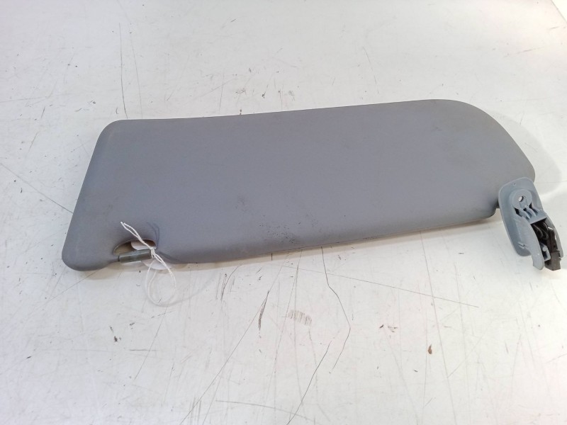 Recambio de parasol derecho para audi a3 (8l1) 1.9 tdi referencia OEM IAM    Recambio de parasol derecho para audi a3 (8l1) 1.9 tdi referencia OEM IAM