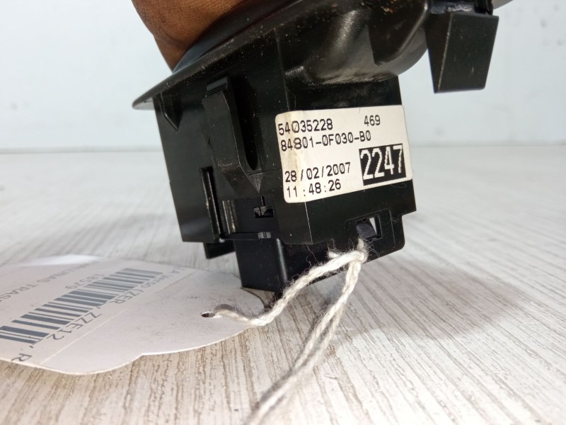 Recambio de mando elevalunas trasero izquierdo para toyota corolla verso (zer_, zze12_, r1_) 1.8 (znr11_) referencia OEM IAM 540