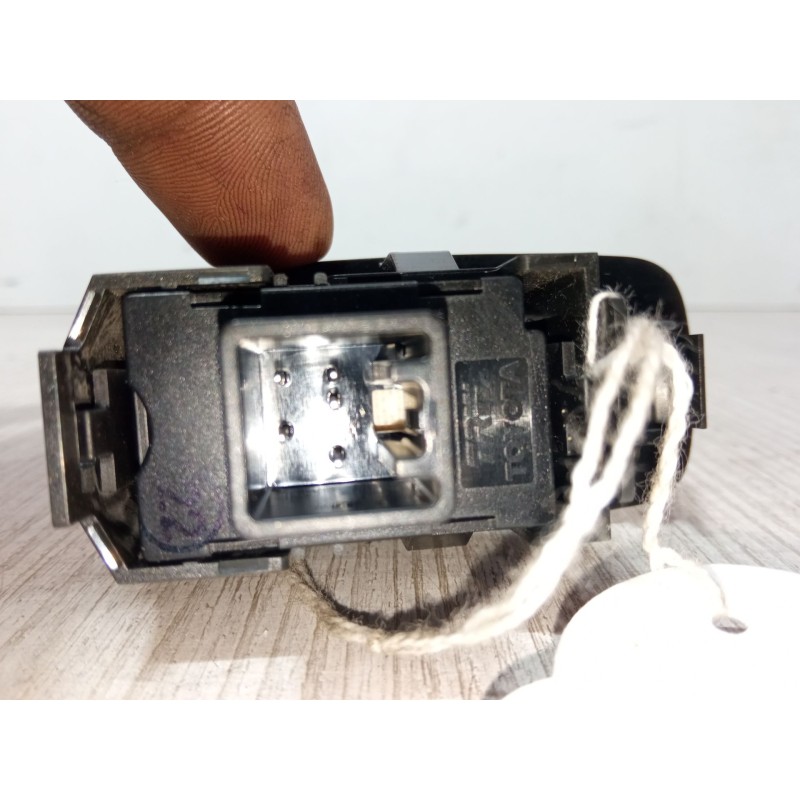 Recambio de mando elevalunas trasero izquierdo para toyota corolla verso (zer_, zze12_, r1_) 1.8 (znr11_) referencia OEM IAM 540