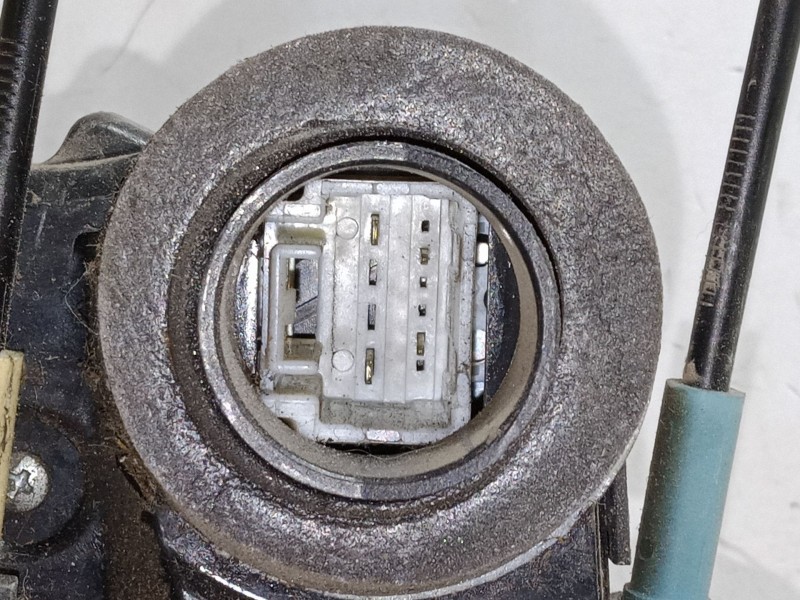 Recambio de cerradura puerta trasera izquierda para toyota verso (_r2_) 2.0 d-4d (aur20_) referencia OEM IAM   