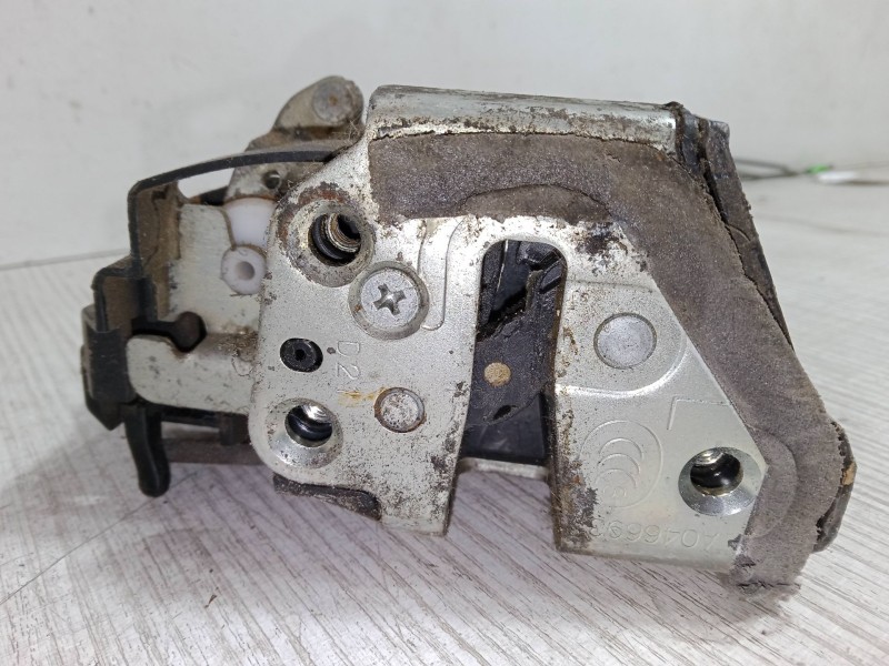 Recambio de cerradura puerta trasera izquierda para toyota verso (_r2_) 2.0 d-4d (aur20_) referencia OEM IAM   