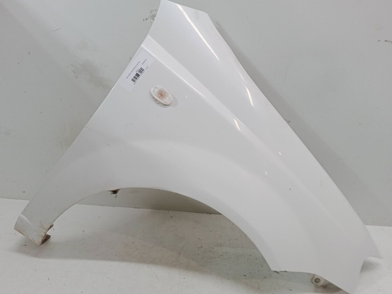 Recambio de aleta delantera derecha para chevrolet aveo / kalos hatchback (t200) 1.2 referencia OEM IAM   