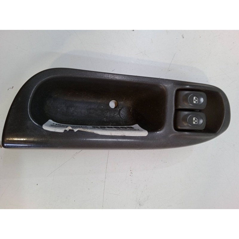 Recambio de mando elevalunas delantero izquierdo para renault megane i (ba0/1_) 1.9 dti (ba08, ba0n) referencia OEM IAM   
