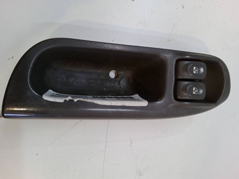 Recambio de mando elevalunas delantero izquierdo para renault megane i (ba0/1_) 1.9 dti (ba08, ba0n) referencia OEM IAM   