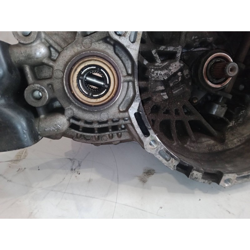 Recambio de caja de cambios manual 5 velocidades para kia cerato i hatchback (ld) 1.6 referencia OEM IAM J51873  