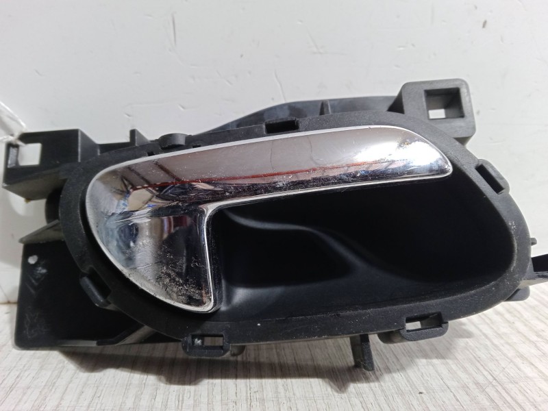 Recambio de maneta interior puerta trasera derecha para peugeot 407 (6d_) 2.0 hdi 135 (6drhrh, 6drhre, 6drhrg, 6drhrj) referenci