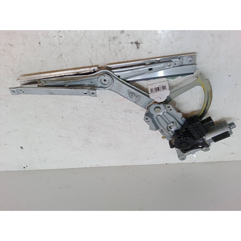 Recambio de elevalunas electrico delantero derecho para opel astra h classic hatchback (a04) 1.6 (l48) referencia OEM IAM   