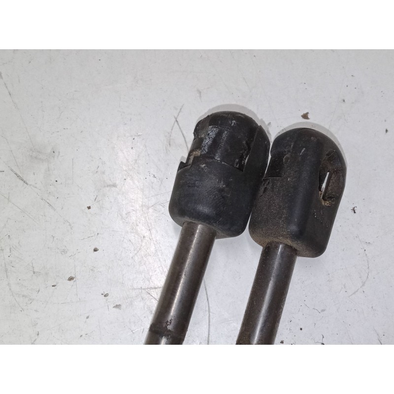 Recambio de amortiguadores malet/porton para kia sorento i (jc) 2.4 referencia OEM IAM   