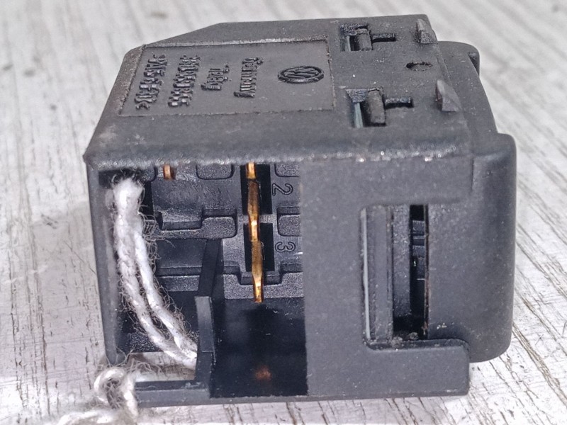 Recambio de mando elevalunas trasero izquierdo para skoda octavia i (1u2) 1.8 t referencia OEM IAM   