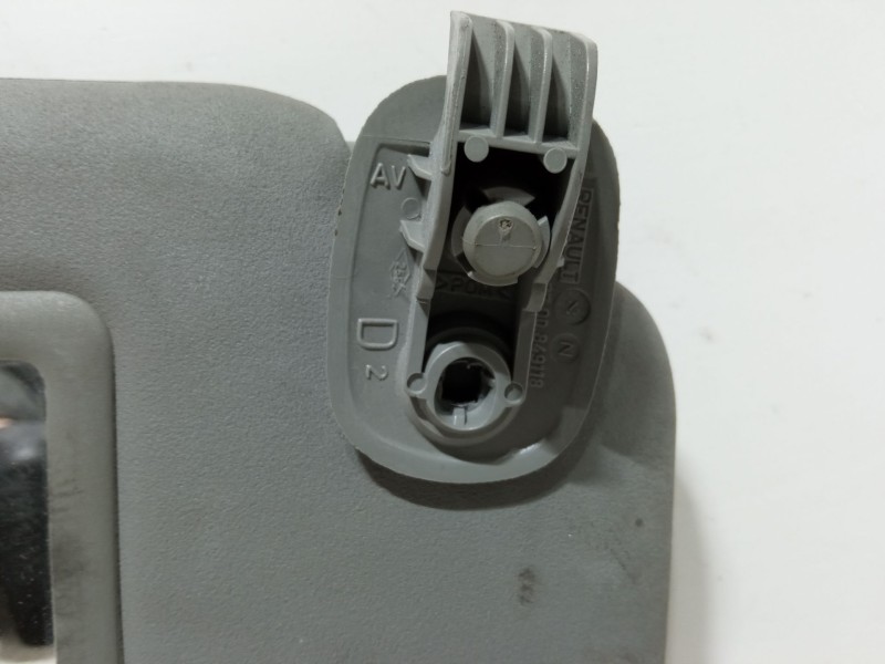 Recambio de parasol derecho para renault clio ii (bb_, cb_) 1.5 dci (b/cb08) referencia OEM IAM   