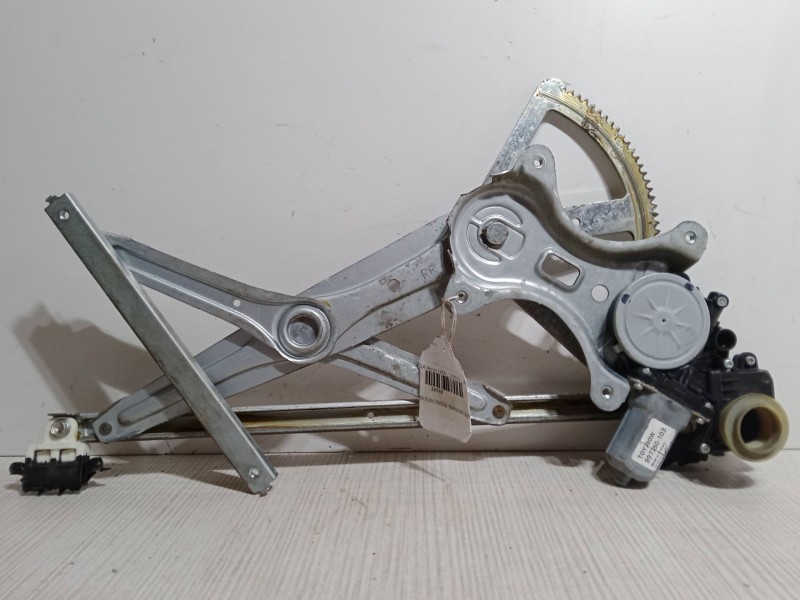 Recambio de elevalunas electrico trasero derecho para toyota corolla verso (zer_, zze12_, r1_) 1.8 (znr11_) referencia OEM IAM  