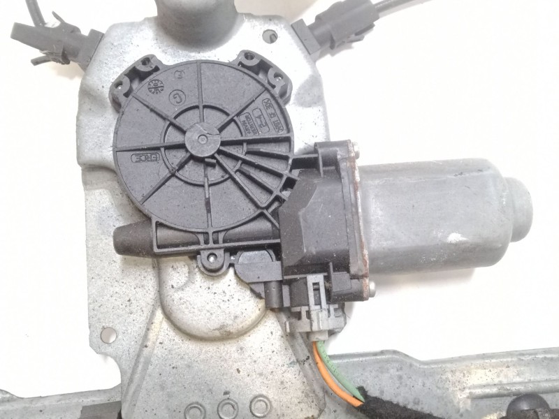 Recambio de elevalunas electrico delantero derecho para renault clio iii (br0/1, cr0/1) 1.5 dci (br17, cr17) referencia OEM IAM 